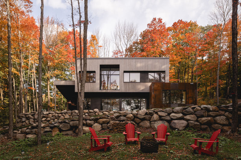 Dossier de presse | 1678-05 - Communiqué de presse | Résidence Shefford - Atelier BOOM-TOWN - Architecture résidentielle - Crédit photo : Raphaël Thibodeau