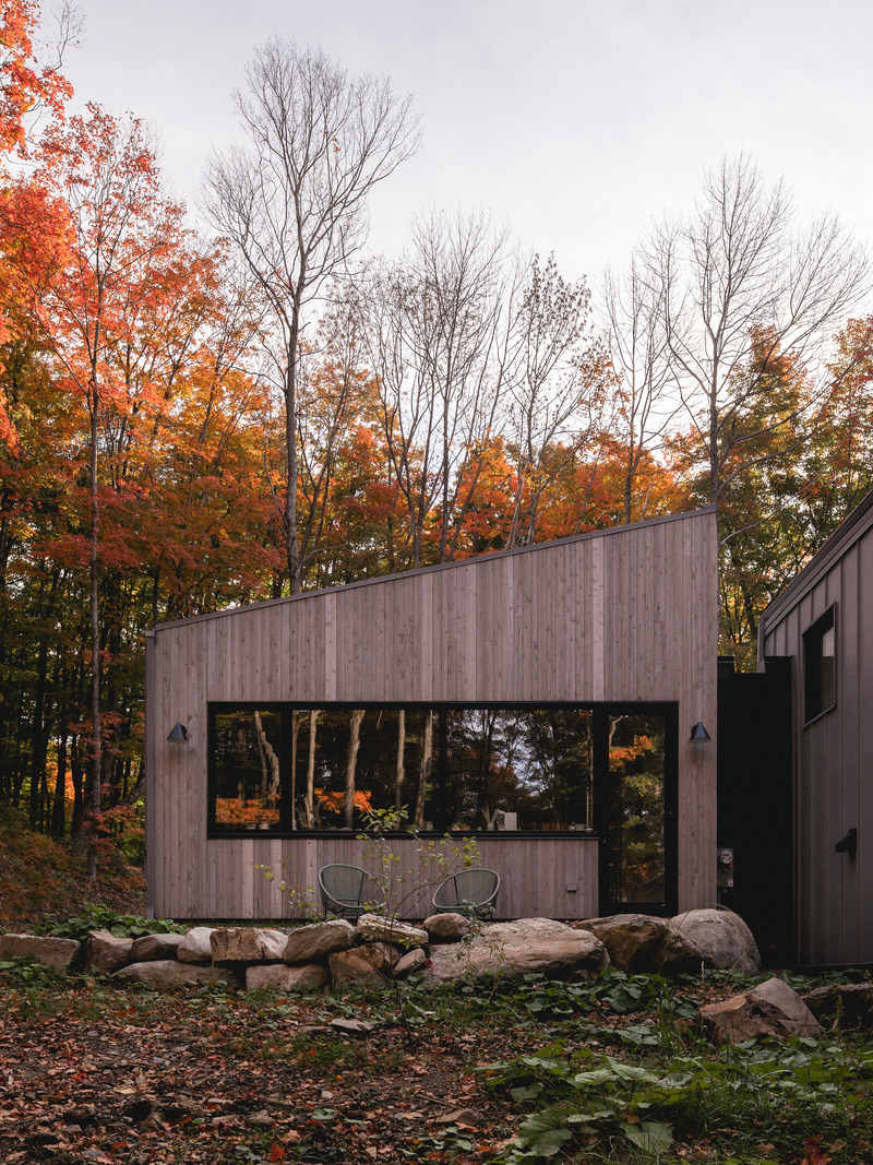 Dossier de presse | 1678-05 - Communiqué de presse | Résidence Shefford - Atelier BOOM-TOWN - Architecture résidentielle - Crédit photo : Raphaël Thibodeau