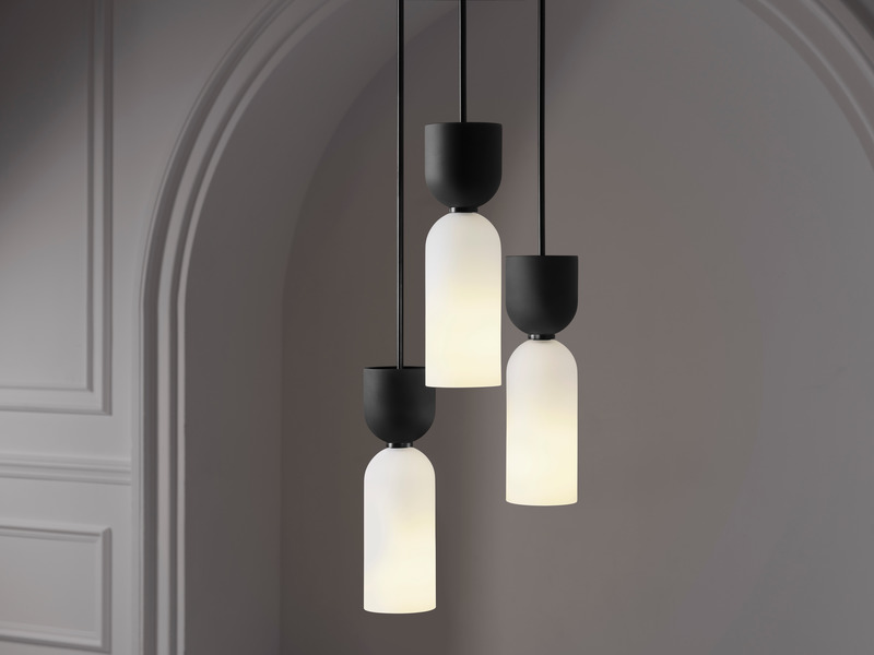 Press kit | 1665-04 - Press release | Lightmaker Studio Launches a New Pendant in the Edie Series - Lightmaker Studio - Product - Edie Pendant Grouping Sandblasted Glass - Photo credit: Lisa Petrole