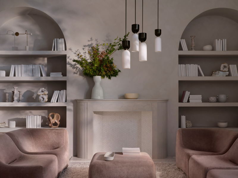 Press kit | 1665-04 - Press release | Lightmaker Studio Launches a New Pendant in the Edie Series - Lightmaker Studio - Product - Edie Pendant - Photo credit: Lisa Petrole