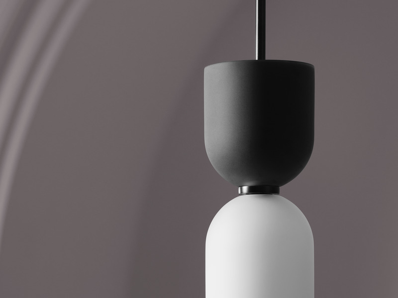 Press kit | 1665-04 - Press release | Lightmaker Studio Launches a New Pendant in the Edie Series - Lightmaker Studio - Product - Edie Pendant Sandblasted Glass - Photo credit: Lisa Petrole