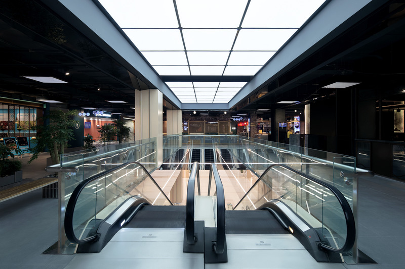 Press kit | 3565-11 - Press release | CLOU Architects Complete Interior Renovation of CapitaMALL Wangjing - CLOU architects - Commercial Architecture - Photo credit: Xia Zhi