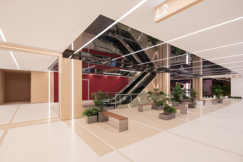 Press kit | 3565-11 - Press release | CLOU Architects Complete Interior Renovation of CapitaMALL Wangjing - CLOU architects - Commercial Architecture - Photo credit: Xia Zhi
