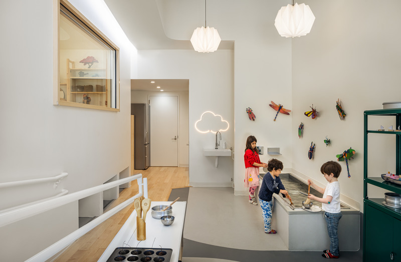 Dossier de presse | 5897-03 - Communiqué de presse | Wonderforest Nature Preschool - Palette Architecture - Architecture institutionnelle - Crédit photo : Image by Pavel<br>Bendov / @archexplorer<br>