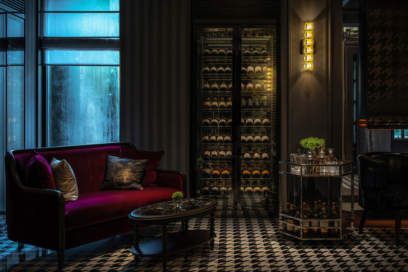 Press kit | 5630-04 - Press release | Daxiang Design Transforms a Republic of China Villa Into a Private Restaurant on the shores of West Lake - Daxiang Design - Commercial Interior Design - 09 Lobby corner - Photo credit: Chuan He