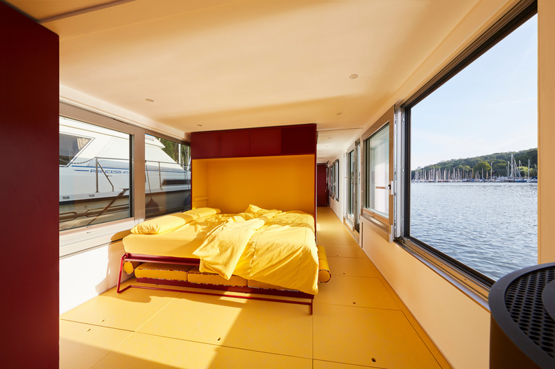 Dossier de presse | 5714-04 - Communiqué de presse | Solar + Design = Tiny Home on the Water - Crossboundaries - Produit - Crédit photo : Johanna Link