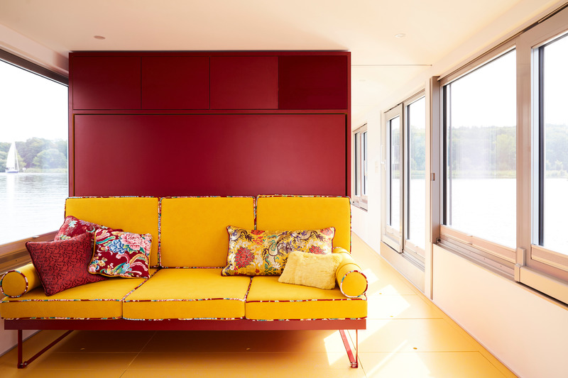 Dossier de presse | 5714-04 - Communiqué de presse | Solar + Design = Tiny Home on the Water - Crossboundaries - Produit - Crédit photo : Johanna Link
