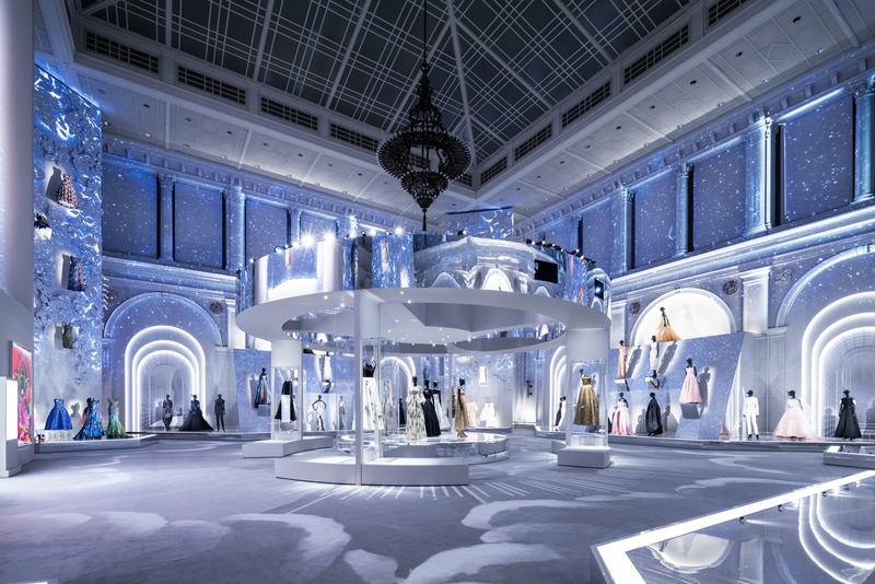 Press kit | 621-28 - Press release | Lightemotion: 20 Years of Lights and Thrills - Lightemotion - Lighting Design - Brooklyn Museum (Designers of Dreams) - Photo credit: House of Dior