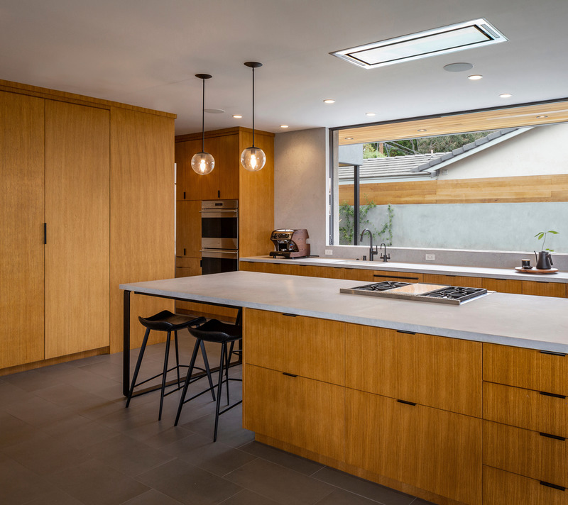 Press kit | 5795-02 - Press release | ANX’s Wrap Recess House Maximizes Outdoor Living - ANX / Aaron Neubert Architects - Residential Architecture - Kitchen - Photo credit: Brian Thomas Jones