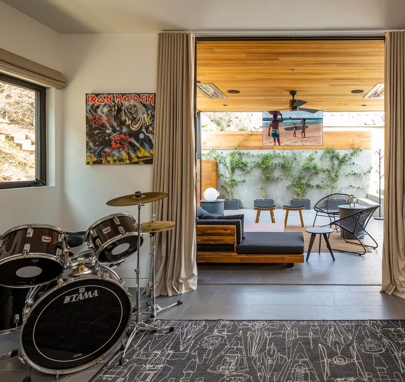 Press kit | 5795-02 - Press release | ANX’s Wrap Recess House Maximizes Outdoor Living - ANX / Aaron Neubert Architects - Residential Architecture - Den - Photo credit: Brian Thomas Jones