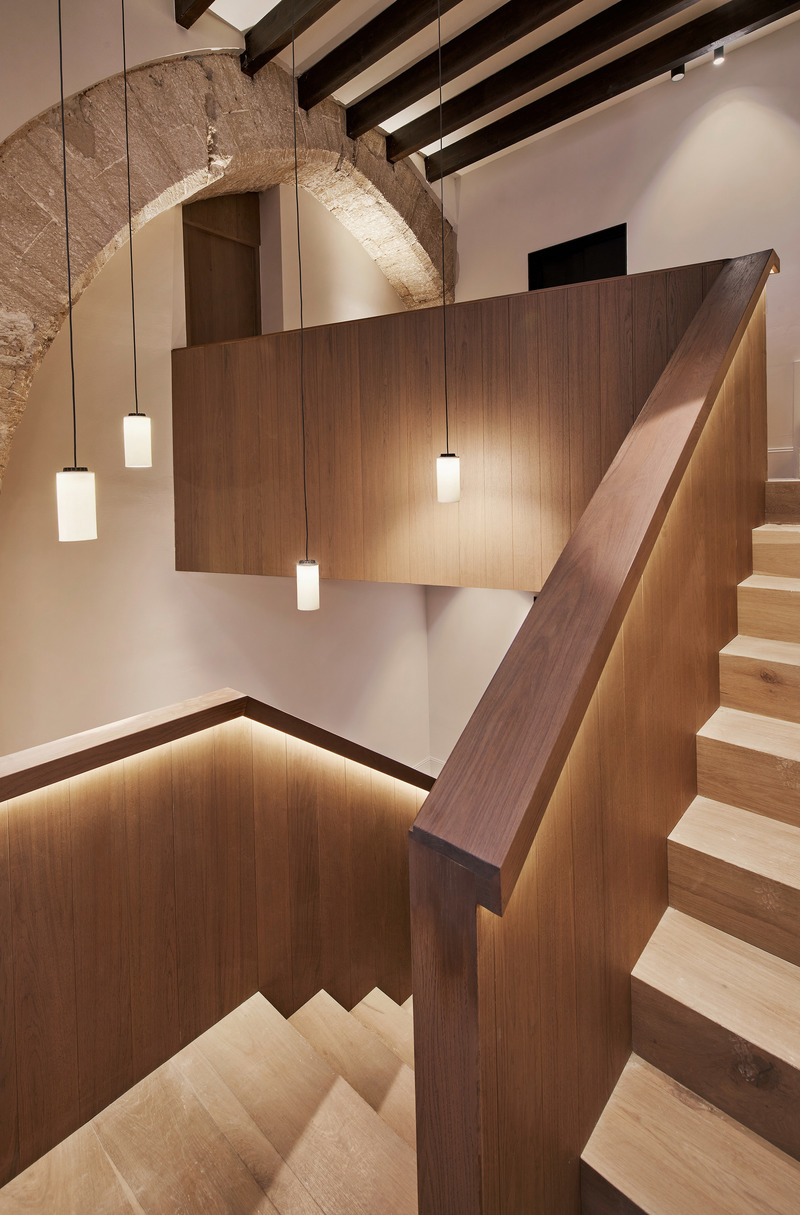 Dossier de presse | 2303-03 - Communiqué de presse | Can Santacilia, a careful renovation of two historic buildings located in Palma de Mallorca - OHLAB - Architecture résidentielle - Stairs - Crédit photo : José Hevia