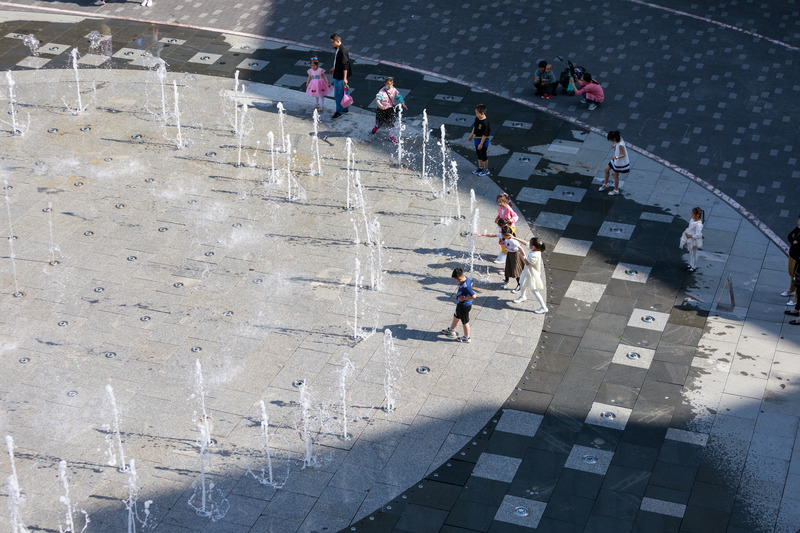 Press kit | 6579-01 - Press release | Cultivation of Urban Landscape Theaterism - FLO - Landscape Architecture - Dry Fountains and Children - Photo credit:  Nancy Studio 