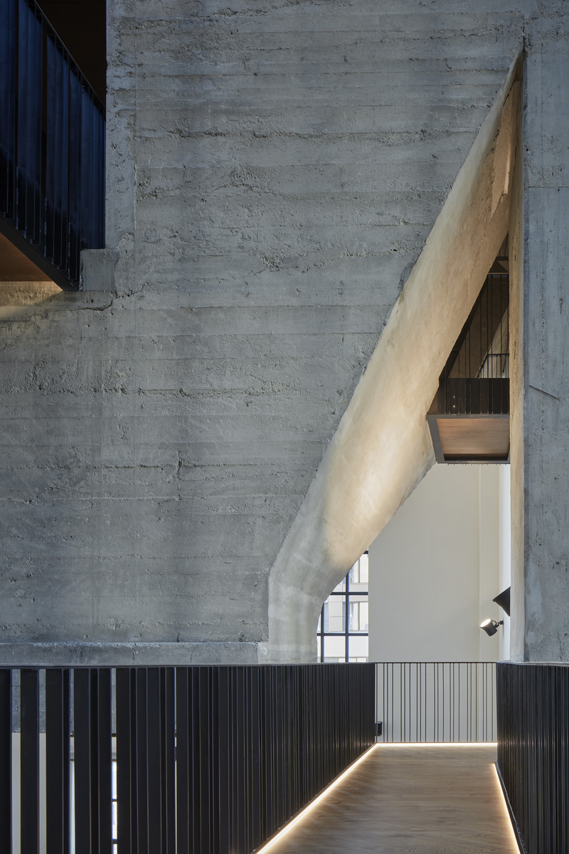 Dossier de presse | 6619-01 - Communiqué de presse | Conversion of Jurkovič Heating Plant National Cultural Monument - Martin Pasko and team DF CREATIVE GROUP - Architecture industrielle - Crédit photo : Boys Play Nice