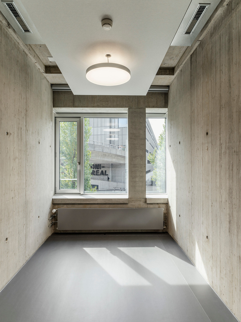 Dossier de presse | 6570-01 - Communiqué de presse | Criminal Investigation Department, City of Zurich - Penzel Valier - Architecture institutionnelle - Simple, robust and durable materials  - Crédit photo : Bruno Augsburger