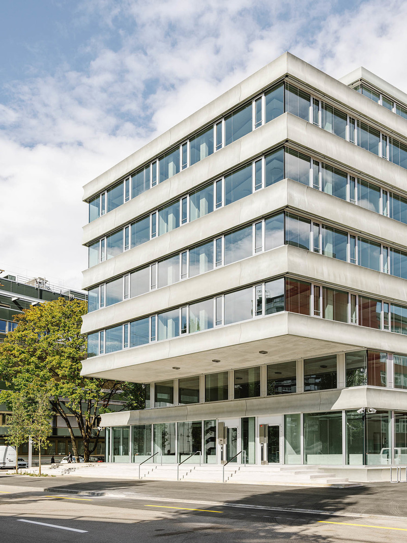Dossier de presse | 6570-01 - Communiqué de presse | Criminal Investigation Department, City of Zurich - Penzel Valier - Architecture institutionnelle - Opening gesture of the main facade - Crédit photo : Bruno Augsburger