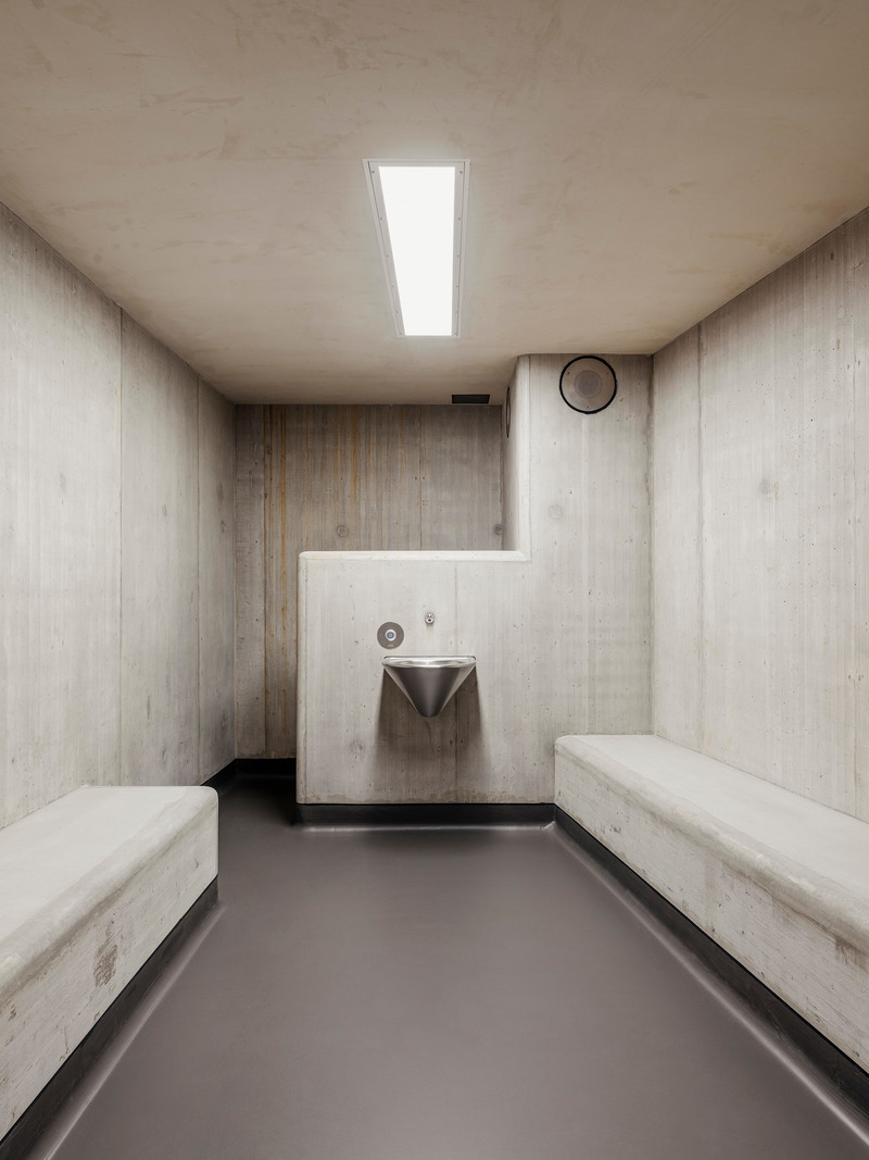 Dossier de presse | 6570-01 - Communiqué de presse | Criminal Investigation Department, City of Zurich - Penzel Valier - Architecture institutionnelle -  Ceiling and walls are made of in-situ concrete in high quality <br>  - Crédit photo : Bruno Augsburger
