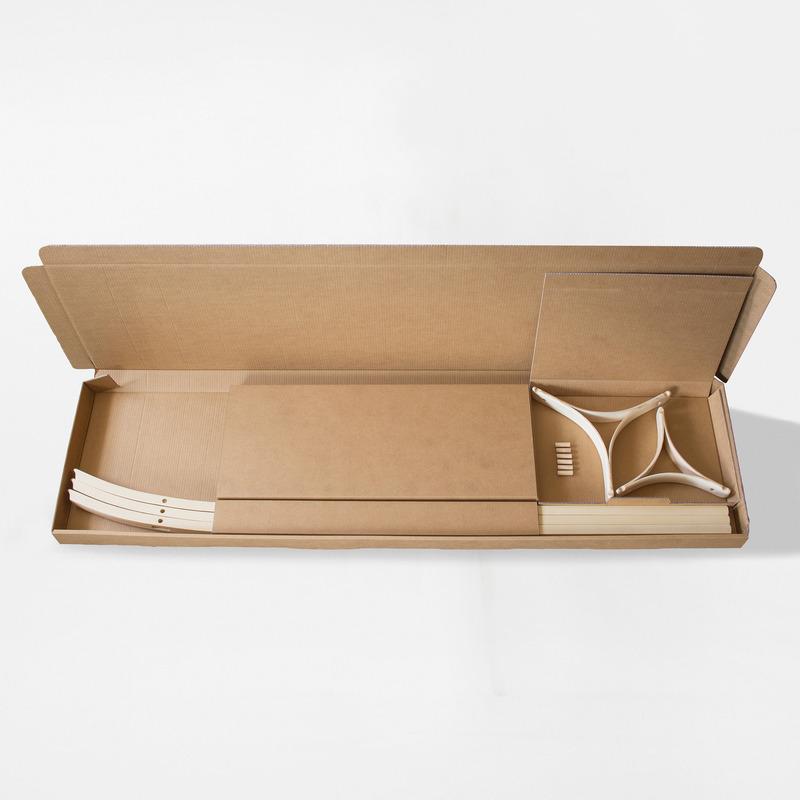 Dossier de presse | 4232-16 - Communiqué de presse | Zilio A&C’s Intelligent, Refined, and Sustainable Design Offers Perfect Ideas for the Upcoming Holidays - Zilio A&C - Produit -  LEEK, coat rack by Studio Mentsen  - Crédit photo : Courtesy Zilio A&amp;C