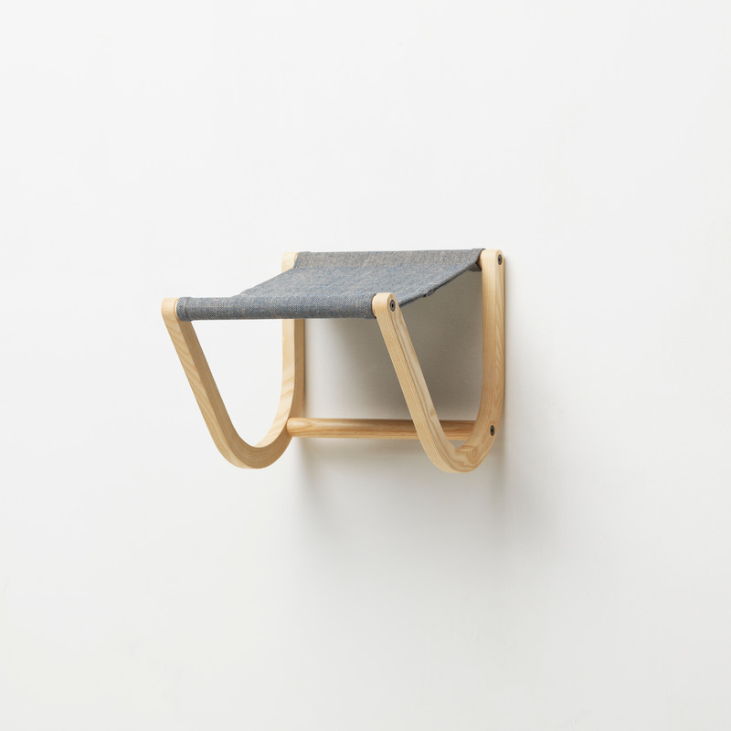 Dossier de presse | 4232-16 - Communiqué de presse | Zilio A&C’s Intelligent, Refined, and Sustainable Design Offers Perfect Ideas for the Upcoming Holidays - Zilio A&C - Produit - RENÉ, bike rack by Tomoko Azumi - Crédit photo : Courtesy Zilio A&amp;C