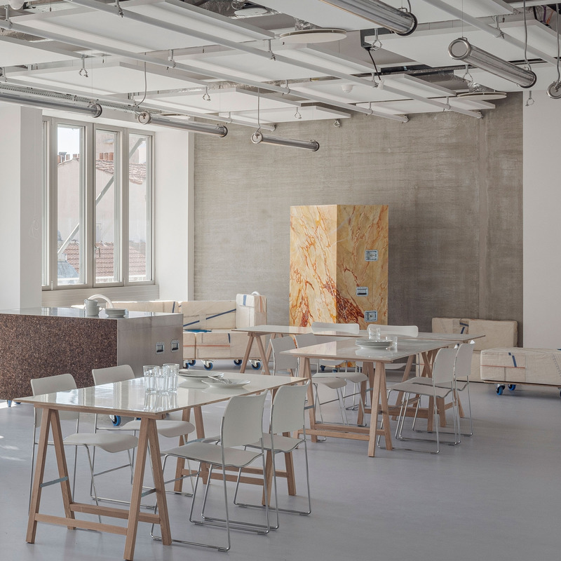 Dossier de presse | 4709-02 - Communiqué de presse | Dezeen Awards 2022 Reveals World's Best Interiors Across Interiors Categories - Dezeen - Concours - Ecole Camondo Méditerranée by Émilieu Studio - Crédit photo : Émilieu Studio
