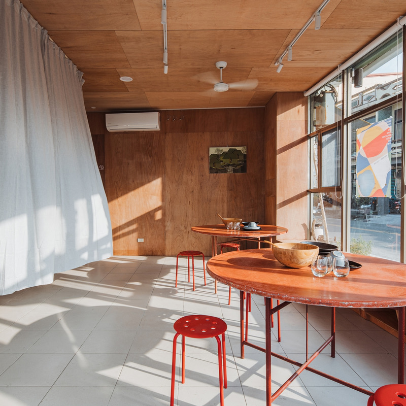 Dossier de presse | 4709-02 - Communiqué de presse | Dezeen Awards 2022 Reveals World's Best Interiors Across Interiors Categories - Dezeen - Concours - The F.Forest Office by Atelier Boter - Crédit photo : Atelier Boter