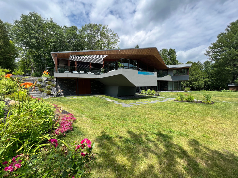 Press kit | 880-17 - Press release | Memphremagog Lake Residence - MU Architecture - Residential Architecture - Photo credit: Jean-Sébastien Herr