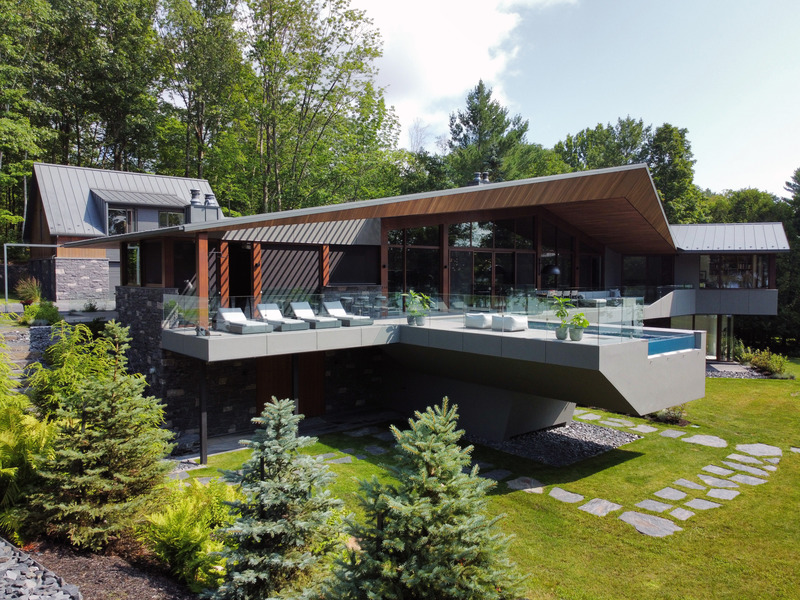 Press kit | 880-17 - Press release | Memphremagog Lake Residence - MU Architecture - Residential Architecture - Photo credit: Jean-Sébastien Herr