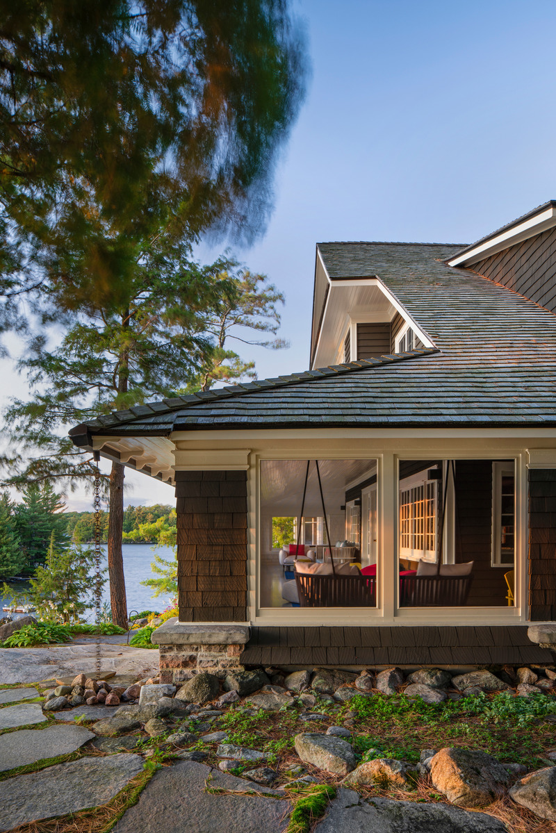 Dossier de presse | 2942-03 - Communiqué de presse | Muskoka Cottage - Reigo & Bauer - Design d’intérieur résidentiel - Original Screened Porch Exterior<br style=""> - Crédit photo : Doublespace Photography