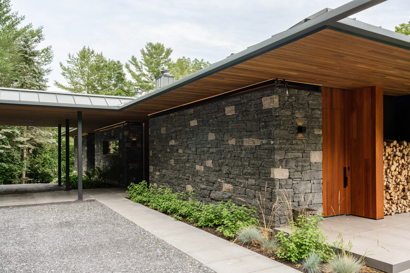 Press kit | 880-17 - Press release | Memphremagog Lake Residence - MU Architecture - Residential Architecture - Photo credit: Ulysse Lemerise Bouchard