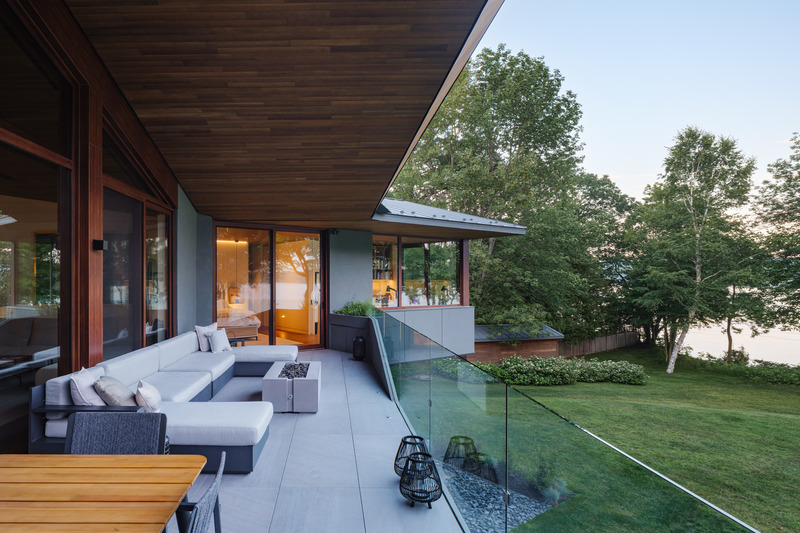 Press kit | 880-17 - Press release | Memphremagog Lake Residence - MU Architecture - Residential Architecture - Photo credit: Ulysse Lemerise Bouchard