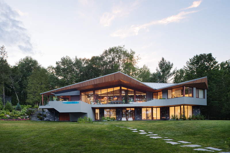 Press kit | 880-17 - Press release | Memphremagog Lake Residence - MU Architecture - Residential Architecture - Photo credit: Ulysse Lemerise Bouchard