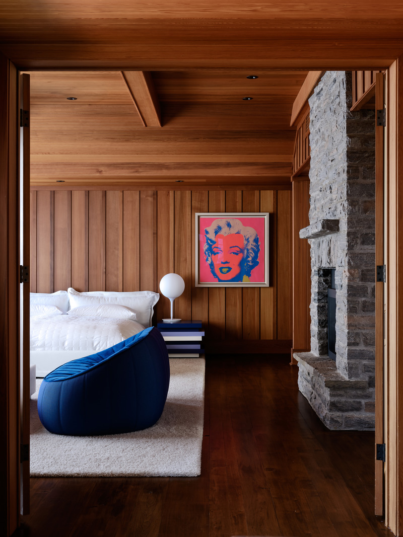 Dossier de presse | 2942-03 - Communiqué de presse | Muskoka Cottage - Reigo & Bauer - Design d’intérieur résidentiel - Master Bedroom<br> - Crédit photo : Doublespace Photography