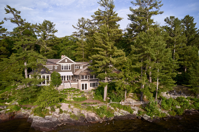 Dossier de presse | 2942-03 - Communiqué de presse | Muskoka Cottage - Reigo & Bauer - Design d’intérieur résidentiel - Birds Eye<br> - Crédit photo : Doublespace Photography