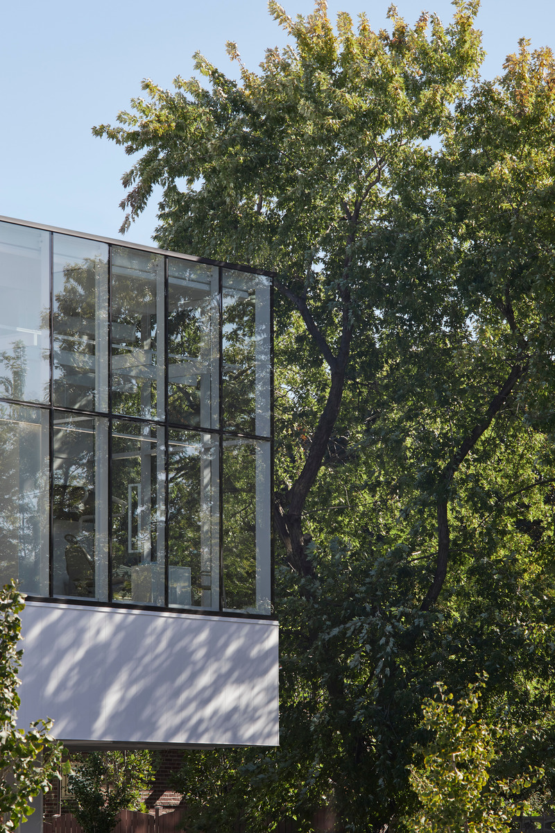 Dossier de presse | 1010-17 - Communiqué de presse | Clinique dentaireSt-Charles - Studio Jean Verville architectes - Architecture commerciale - Crédit photo : Maxime Brouillet