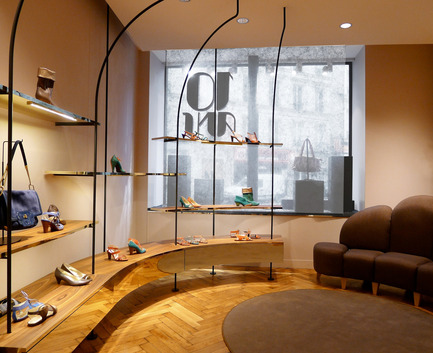 Dossier de presse | 897-01 - Communiqué de presse | Concept boutique / Karine Arabian - Joseph Grappin - Design d’intérieur commercial - Crédit photo : Joseph Grappin