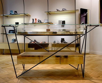 Dossier de presse | 897-01 - Communiqué de presse | Concept boutique / Karine Arabian - Joseph Grappin - Design d’intérieur commercial - Crédit photo : Joseph Grappin