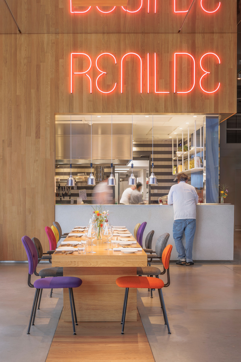 Dossier de presse | 1472-07 - Communiqué de presse | concrete designs Renilde Restaurant at Depot Boijmans van Beuningen - Concrete Amsterdam - Design d’intérieur commercial - restaurant renilde - Crédit photo : wouter van der sar