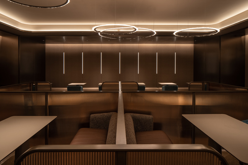 Press kit | 3531-07 - Press release | Crystal Orange Hotel Shanghai Pudong Lujiazui - Vermilion Zhou Design Group - Commercial Interior Design - Dining area  - Photo credit: Jian Quan Wu 