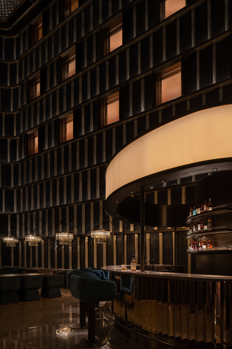 Press kit | 3531-07 - Press release | Crystal Orange Hotel Shanghai Pudong Lujiazui - Vermilion Zhou Design Group - Commercial Interior Design - Exclusive bar  - Photo credit: Jian Quan Wu 