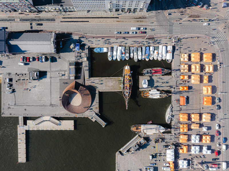 Press kit | 4064-01 - Press release | The Helsinki Biennial Pavilion Wins the Architecture MasterPrize 2022 - Verstas Architects - Urban Design - Aerial view of the Helsinki Biennial Pavilion - Photo credit: Pyry Kantonen