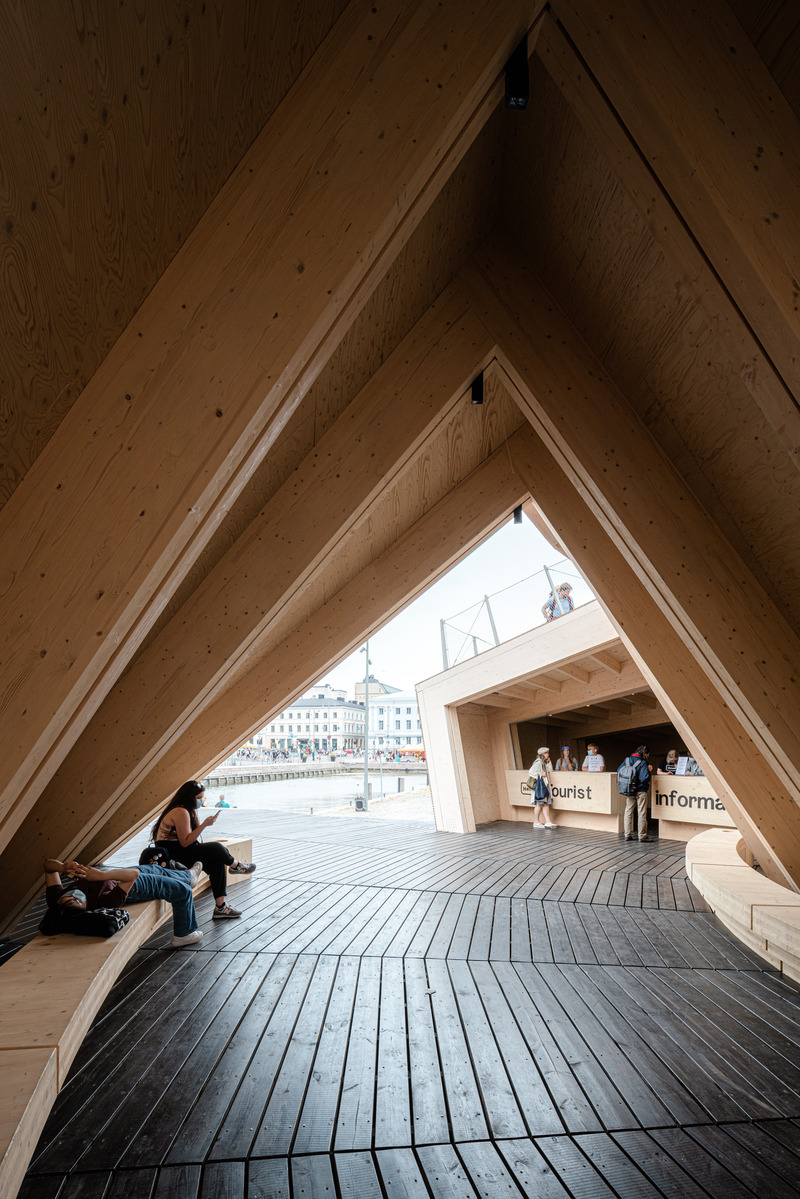 Press kit | 4064-01 - Press release | The Helsinki Biennial Pavilion Wins the Architecture MasterPrize 2022 - Verstas Architects - Urban Design - The Helsinki Biennial Pavilion, the interior - Photo credit: Pyry Kantonen