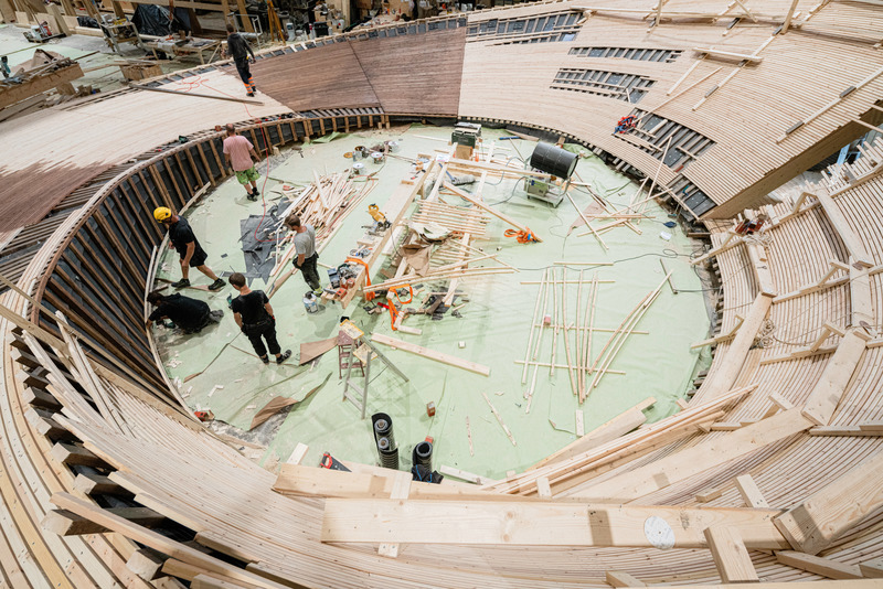 Press kit | 4064-01 - Press release | The Helsinki Biennial Pavilion Wins the Architecture MasterPrize 2022 - Verstas Architects - Urban Design - Building the pavilion in a carpenter’s workshop - Photo credit: Pyry Kantonen