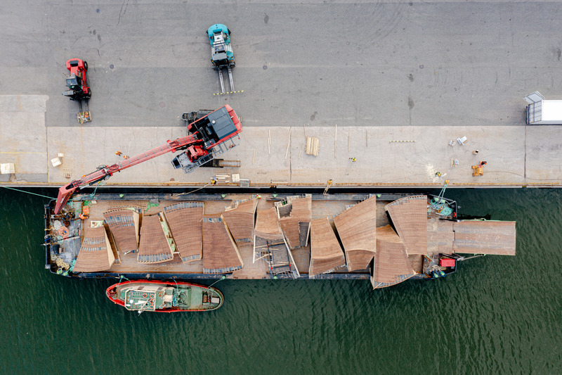 Press kit | 4064-01 - Press release | The Helsinki Biennial Pavilion Wins the Architecture MasterPrize 2022 - Verstas Architects - Urban Design - Transporting the prefabricated modules of the pavilion - Photo credit: Pyry Kantonen