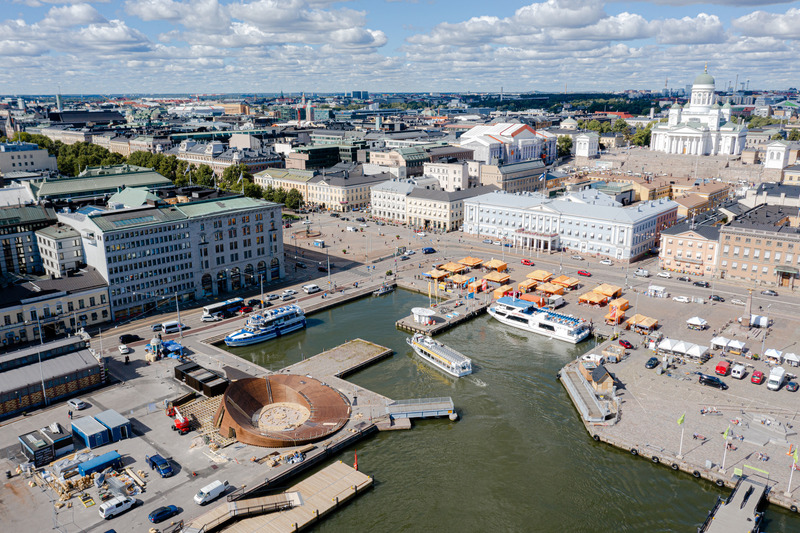 Press kit | 4064-01 - Press release | The Helsinki Biennial Pavilion Wins the Architecture MasterPrize 2022 - Verstas Architects - Urban Design - Constructing the pavilion on the site - Photo credit: Pyry Kantonen