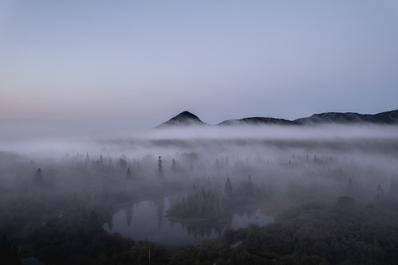 Press kit | 1685-05 - Press release | Farouche Tremblant - Atelier L'Abri - Commercial Architecture - Laurentian sunrise - Photo credit: Raphaël Thibodeau