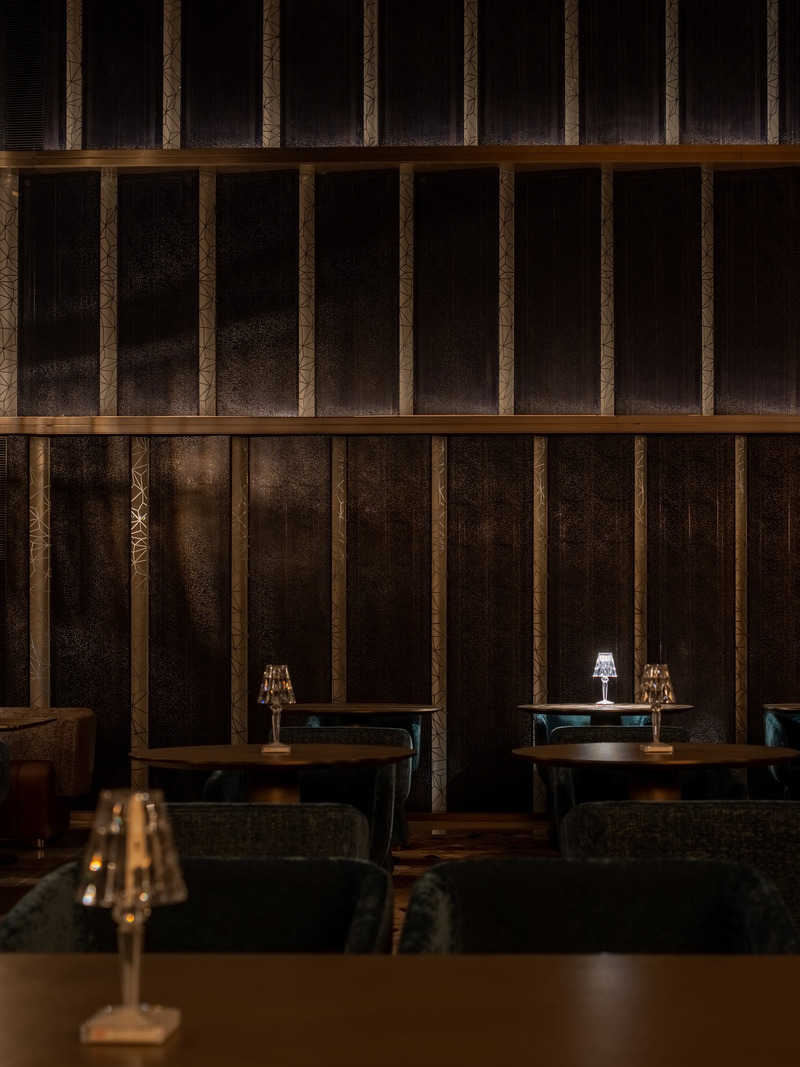 Press kit | 3531-07 - Press release | Crystal Orange Hotel Shanghai Pudong Lujiazui - Vermilion Zhou Design Group - Commercial Interior Design - Exclusive bar  - Photo credit: Jian Quan Wu 