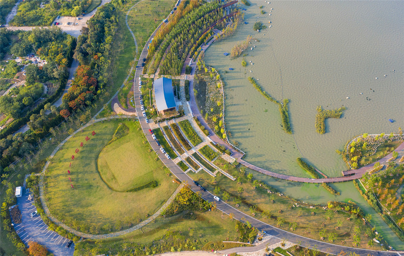 Press kit | 6580-01 - Press release | Suzhou Huanyuandang Ecological Restoration and Shoreline Linkage Project - Tus-Design Group Co.,Ltd - Landscape Architecture -  Aerial view-multi-functional lawn - Photo credit: <p class="">Tus-Design Group Co.,Ltd</p>