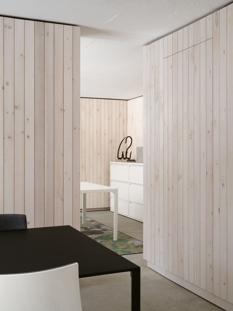 Press kit | 2942-04 - Press release | Reigo & Bauer Moves to the Country - Reigo & Bauer - Commercial Interior Design - Hidden Water Closet<br> - Photo credit: Doublespace Photography