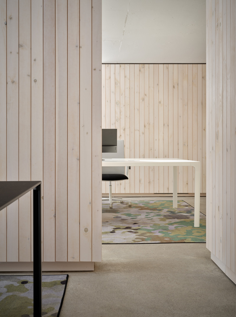 Press kit | 2942-04 - Press release | Reigo & Bauer Moves to the Country - Reigo & Bauer - Commercial Interior Design - Pine Board Walls<br style=""> - Photo credit: Doublespace Photography