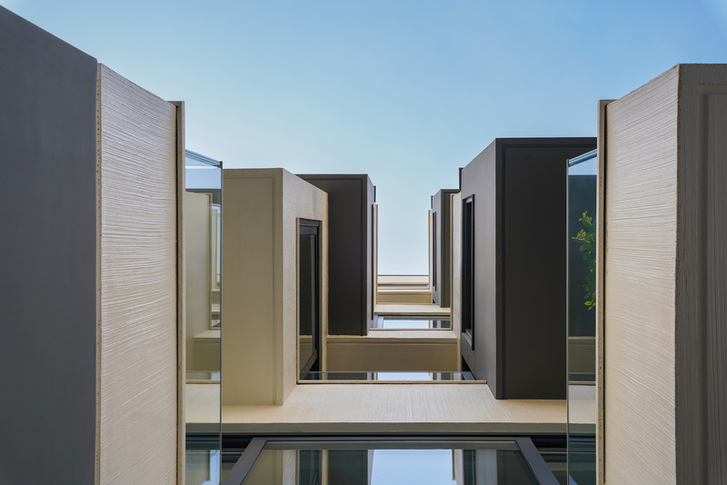Dossier de presse | 6573-01 - Communiqué de presse | VOID+ - Studio Pousti - Architecture résidentielle - The void opening up to the sky - Crédit photo : Deed studio 