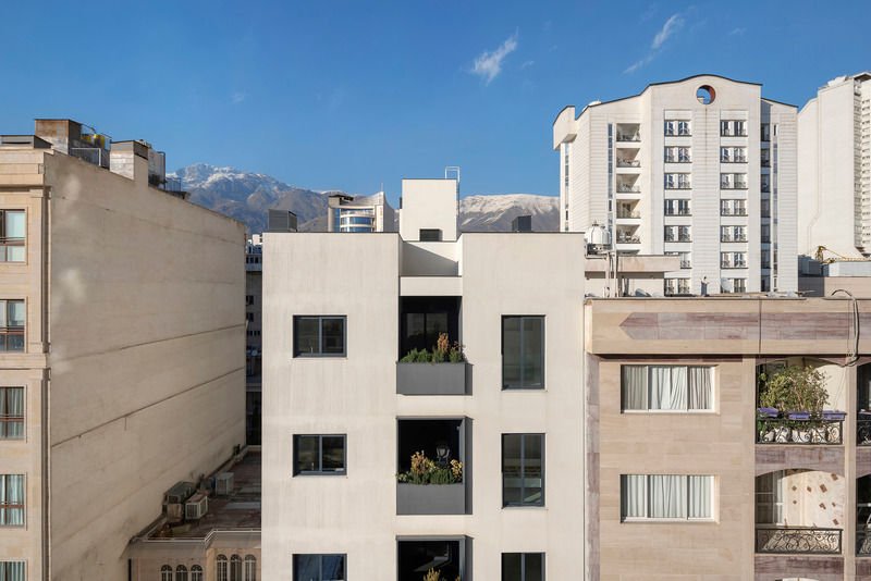 Dossier de presse | 6573-01 - Communiqué de presse | VOID+ - Studio Pousti - Architecture résidentielle - South façade - Crédit photo : Deed Studio